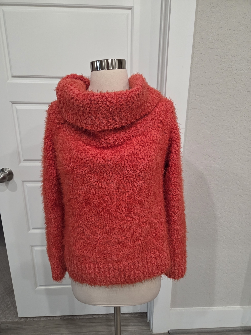 MINKPINK Coral Bouclé Turtleneck Sweater Size Small - Picture 2 of 9